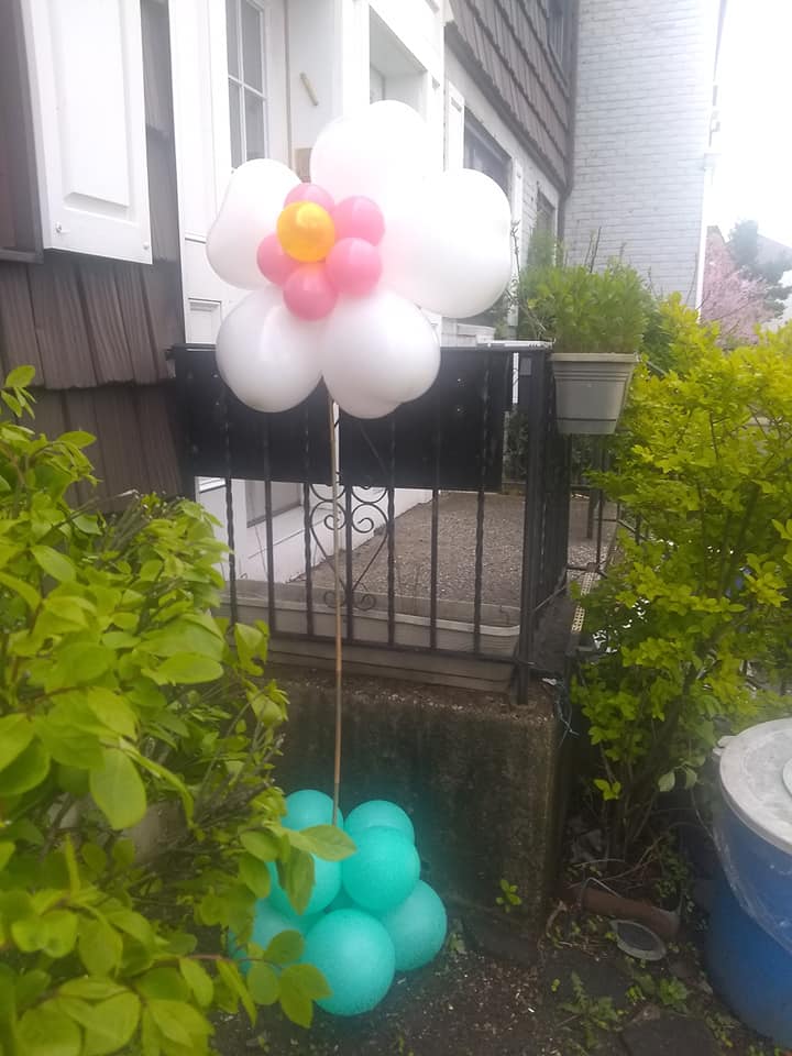 balloon flower yard art