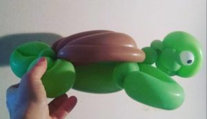 Turtle twisted balloon for kids parties