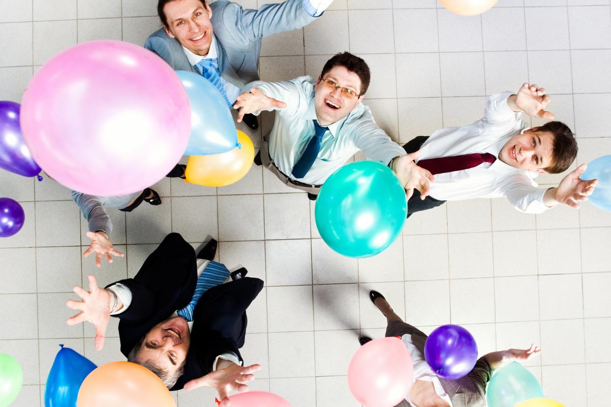 4 Tips For Incorporating Balloon Art Into Your Corporate Event